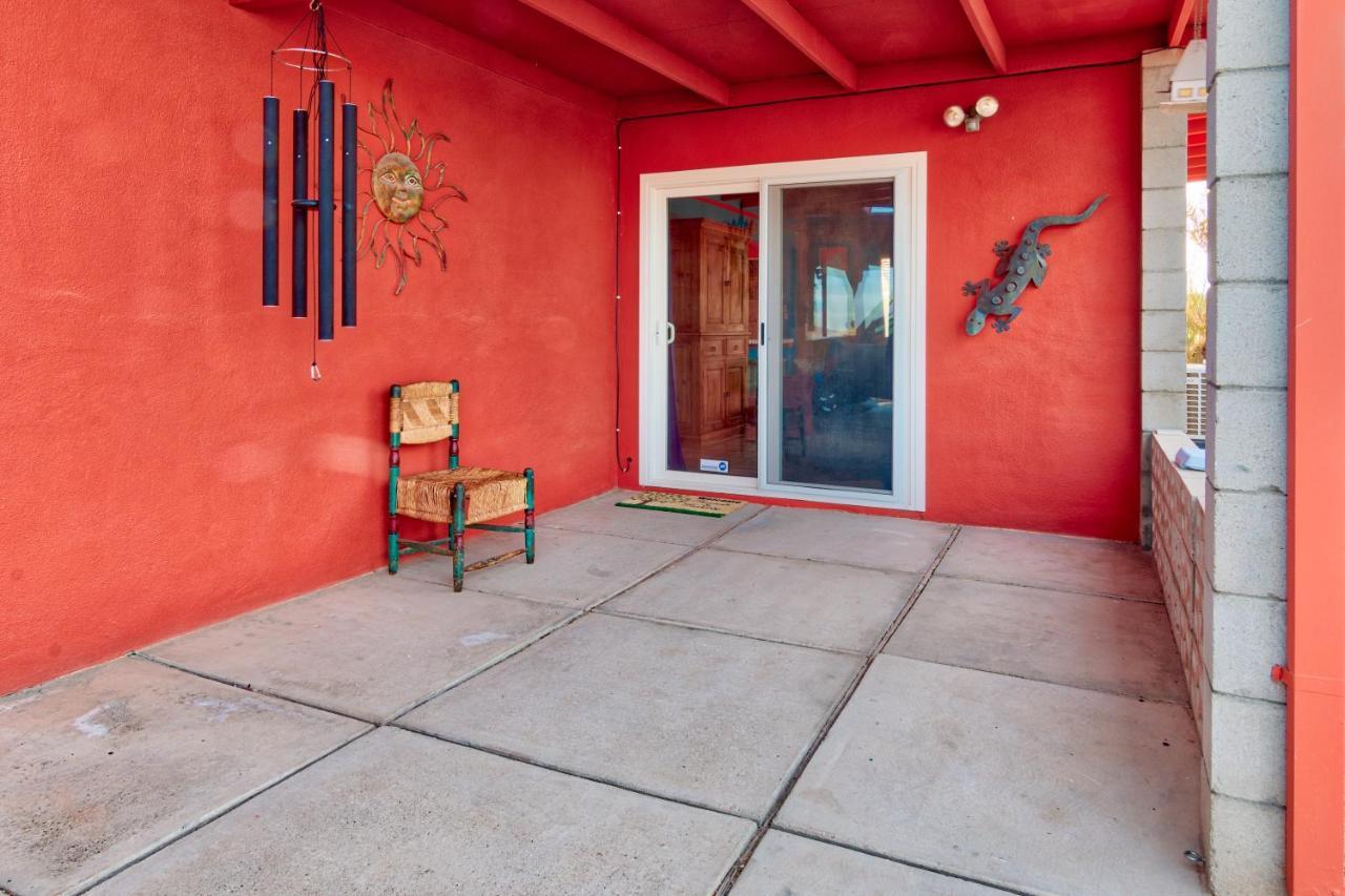 Chuck'S Cabin In A Joshua Tree Community Twentynine Palms Eksteriør billede