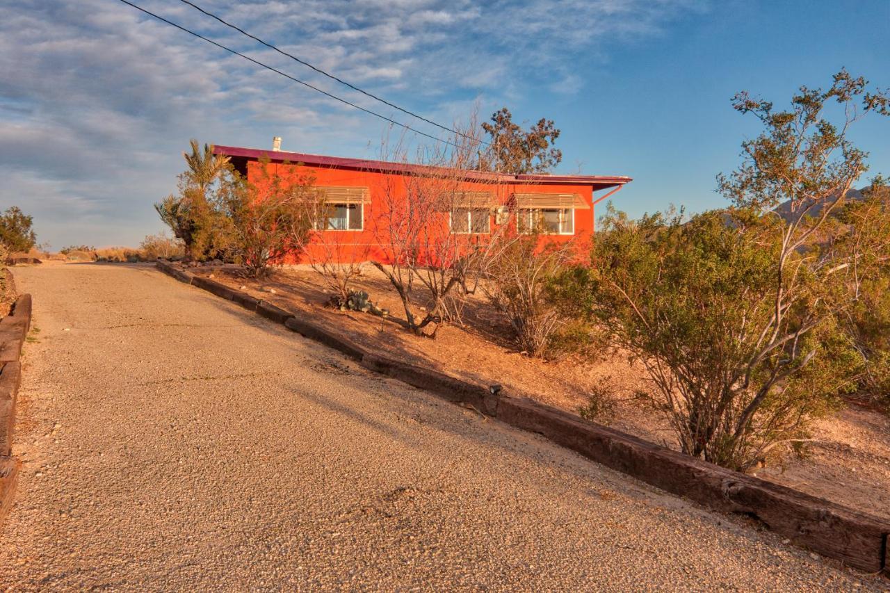 Chuck'S Cabin In A Joshua Tree Community Twentynine Palms Eksteriør billede
