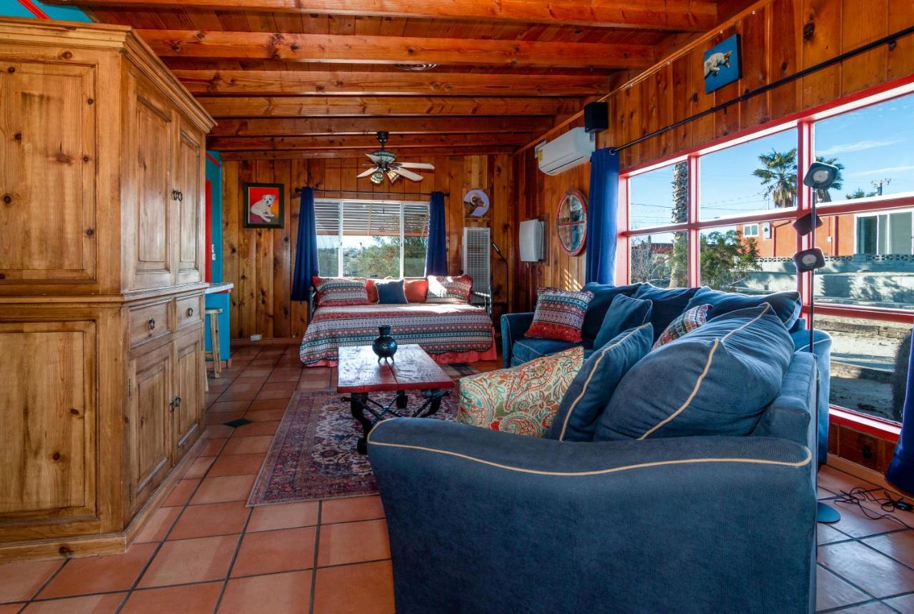 Chuck'S Cabin In A Joshua Tree Community Twentynine Palms Eksteriør billede